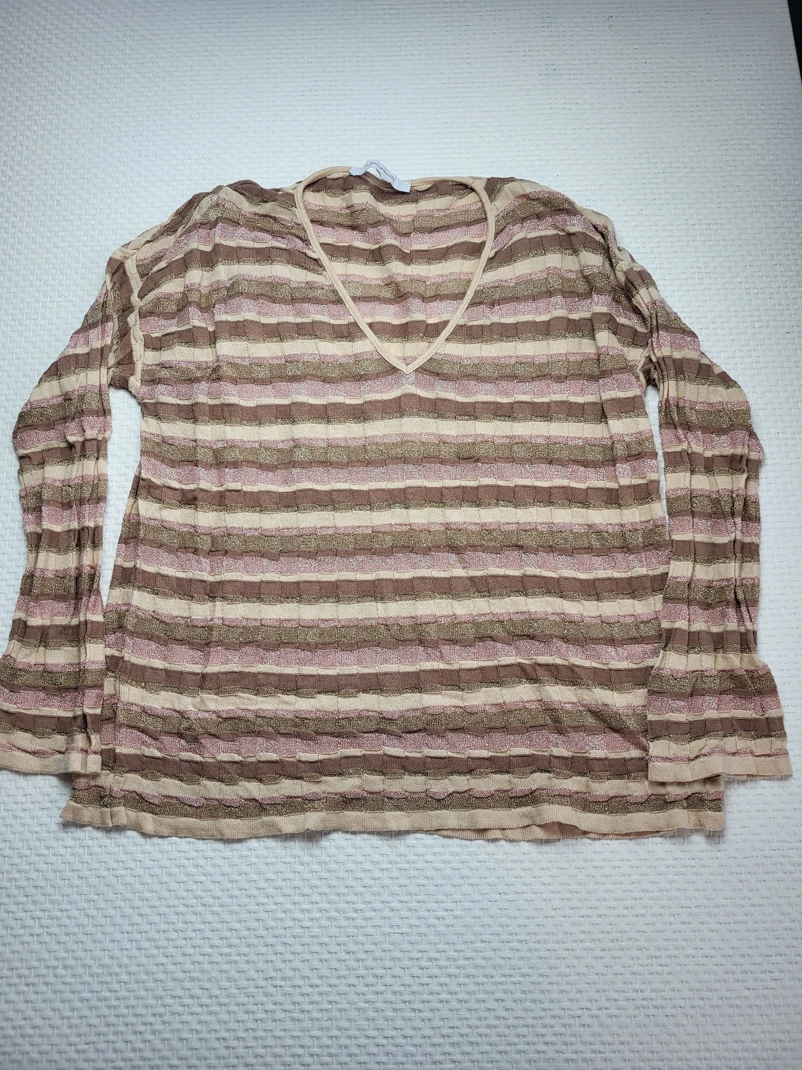 Pull fin rayé irisé lurex col V La Fée Maraboutée – Taille L / 40